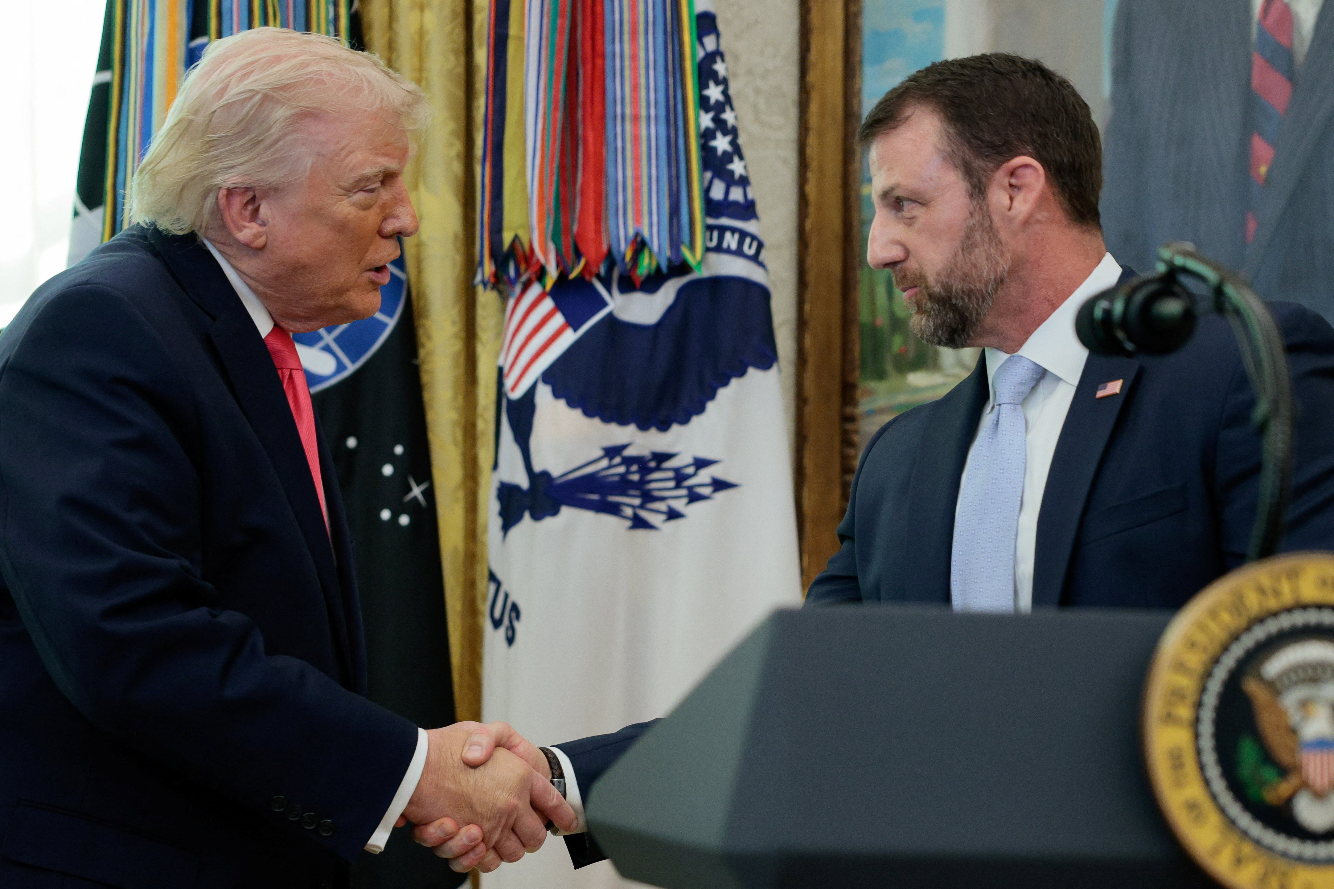 “CATCH HIM AT NIGHT!” Trumpworld Operatives’ Ruthless Playbook Revealed — Senior Staff Completely Blinded