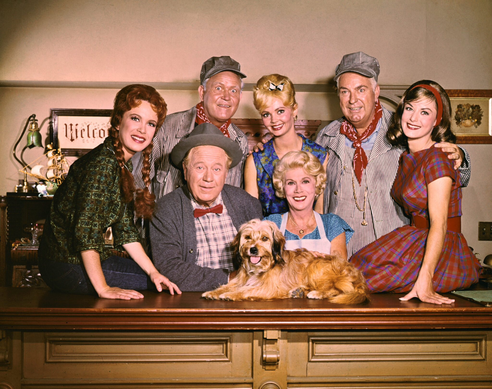 Millions Loved This Classic TV Show — But Hidden Mistakes, Secret Romances, and a Heartbreaking Tragedy Reveal a Darker Story